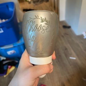 Scentsy “choose happy” outlet tart warmer